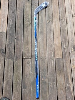 Hokejka Bauer Nexus Sync Jr., flex 50, P28, pravá - 2