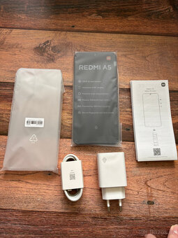 NOVÝ smartphone Xiaomi Redmi A5 - 2