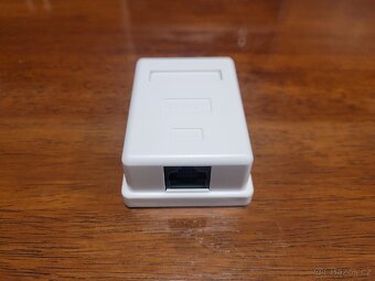 5x síťová zásuvka RJ45 na omítku Datacom. - 2
