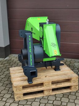 štěpkovac špalíkovač za traktor do120mm - 2