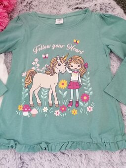 Dvě krásné dívčí trička - 2