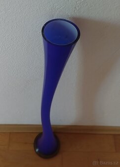 Váza; hutní sklo - 2