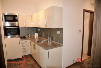 Pronájem, byty/2+kk, 38 m2, Závodu míru 685, Stará Role, 360 - 2