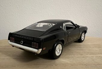Ford Mustang BOSS 429 velikost 1/24 - 2