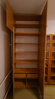 Prodám skříň s nástavcem - lamino buk - 2