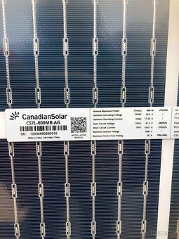 Solární panely Canadian 600W bifacial - 2