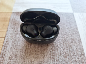 Sluchátka JBL Tune Beam Black - 2