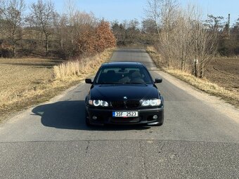 BMW 330i M-Paket 6q Manuál - 2