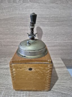 Mlýnek na kávu - 2