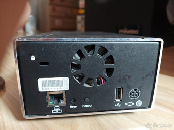 NAS server RaidSonic ICY BOX IB-NAS4220-B na 2 disky - 2