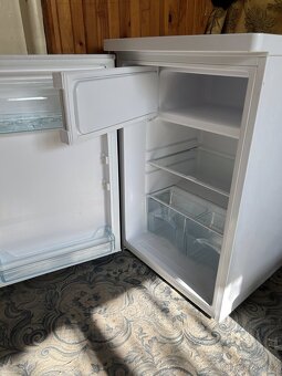 Prodám chladničku s mrazícím prostorem Goddess RSB085GW9 - 2