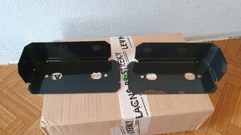2x kovové krytky na poziční světla - 2