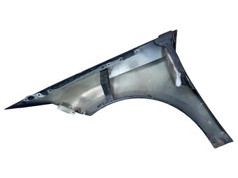 Pravý blatník černá metalíza LZ9Y Seat Leon FR 5F r.v. 2014 - 2