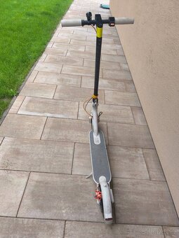 Elektrická koloběžka Xiaomi Mi Electric Scooter 3 - 2