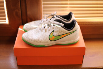 dětské sálovky originál Nike-vel.:37,5-stélka:22cm - 2