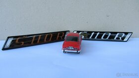 ŠKODA 110R štítek na zadní kapotu - zlatý nápis - 2