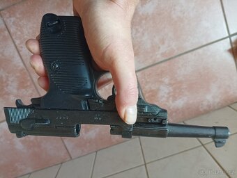 Replika zbraně - 2