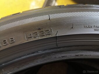 Bridgestone Potenza 001 235/40 R19 96W - 2