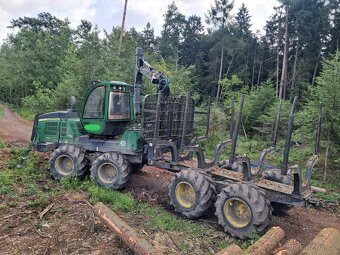 Vyvážecí souprava JOHN DEERE 1110E iT4 - 2