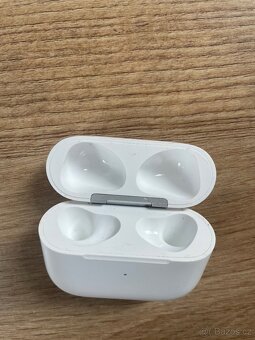 Náhradní obal na sluchátka AirPods 3 - 2