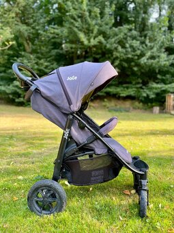 Skvělý kočárek Joie - 2
