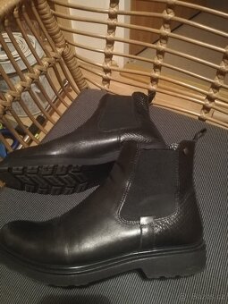 Dámské zimní kotníčkové boty vel. 39 - 2