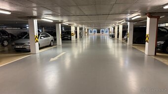 Pronájem garážového stání – Praha 8, Troja ul. Hnězdenská - 2