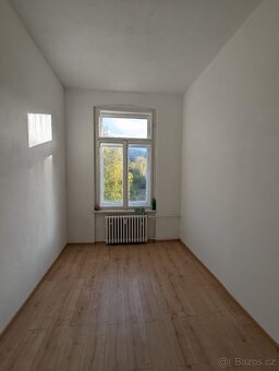 Kancelář/Ateliér (30 m², 2 místnosti) v Nejdku - 2