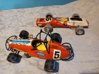 Stará plechová autíčka - 2