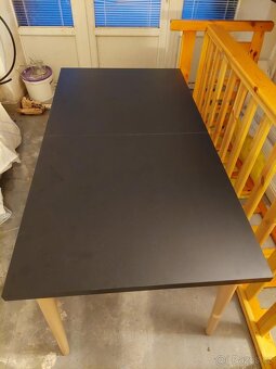 Jídelní stůl a 6 židli - 2