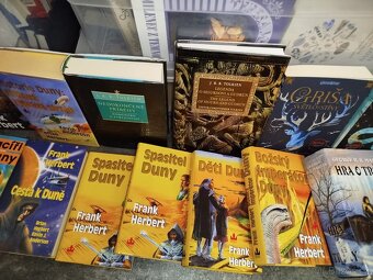 Sci-fi a fantasy knihy - 2