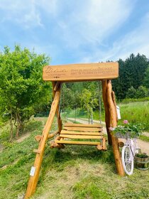 Houpací lavička z akátu - 2