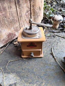 Mlýnek na kávu - 2