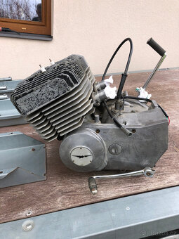 Prodám motor Benelli 250 2v 2t - 2