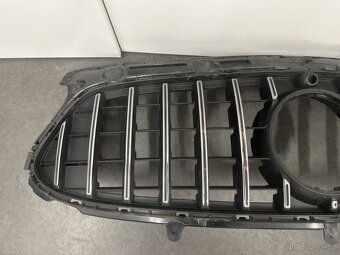 Prodám mřížku na Mercedes Benz GLA 43 AMG - 2