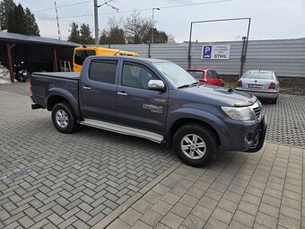 HILUX - 2