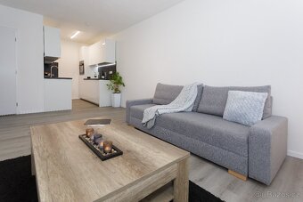 Prodej bytu 2+kk, 45 m², po kompletní rekonstrukci, Praha 13 - 2