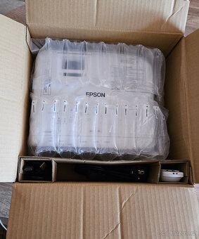 Projektor Epson EB-FH06 - 2