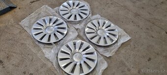 Poklice - kryty kol Originál Škoda velikost 16 657 601 147 B - 2