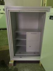 Trezor Sistec SE3 s vnitřním vhozem + schránka na klíč - 2