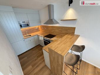Pronájem bytu 2+kk 45 m2 zařízený po rekonstrukci panel - 2