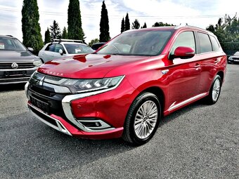 Mitsubishi Outlander 2.4 PHEV,4WD,LED,Kamera,Tažné - 2