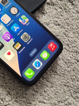 iPhone 12 64gb baterie 93% - 2