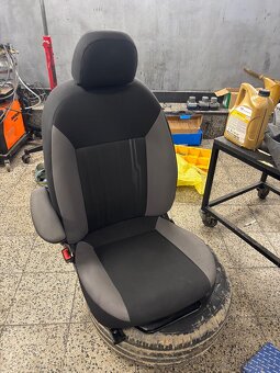 Fiat Doblo Combo Sedačka řidiče - 2