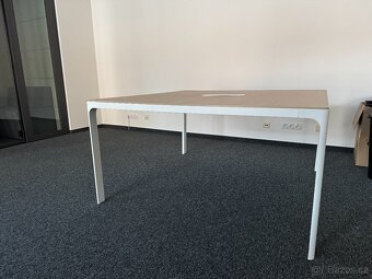 Stůl IKEA Bekant 140x140cm - 2