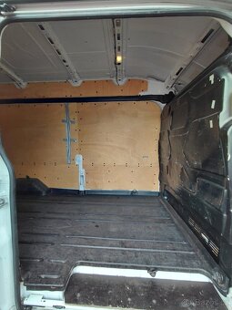 Na pronájem dodávka Ford Transit - 2