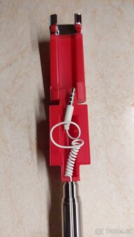 Červená selfie tyč - 2