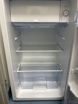 Malá lednička s mrazákem HISENSE - 2