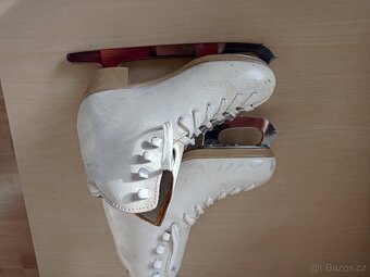 Dívčí krasbrusle RISPORT Etoile  - EUR 30/31 - 2