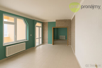 Pronájem přízemního obchodního prostoru 61m² - 2